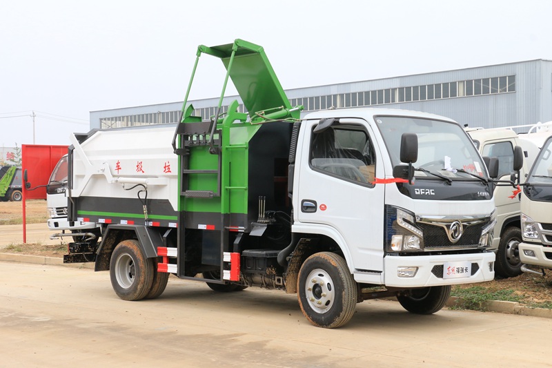 東風小福瑞卡掛桶垃圾車